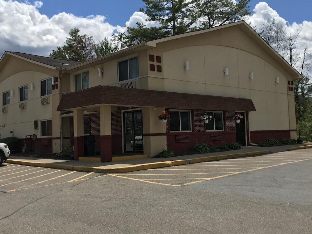 Super 8 By Wyndham Queensbury Glens Falls Kültér fotó